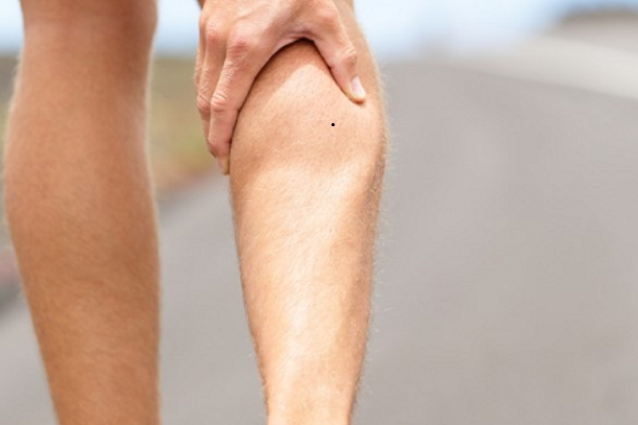 Nam có nuốt ruồi ở bắp chân phải là tốt hay xấu?